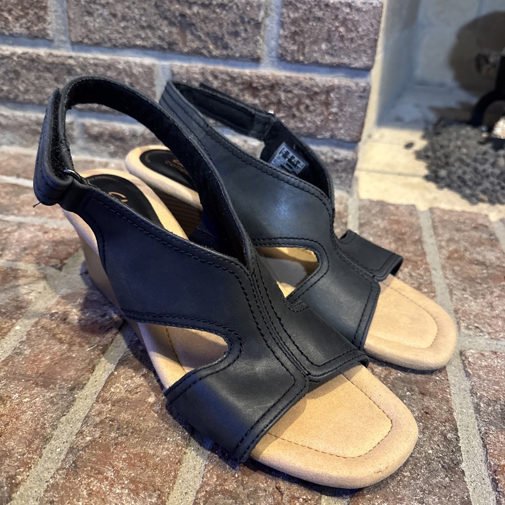 Clark's Collection Women's Kyara Aster Wedge Sandals Size 10M Black